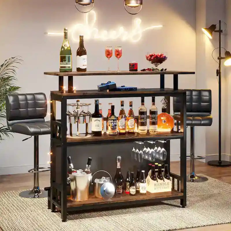 Meuble de bar pour la maison avec étagère de rangement rembourrée à l'avant et repose-pieds en métal pour sous-sol de maison